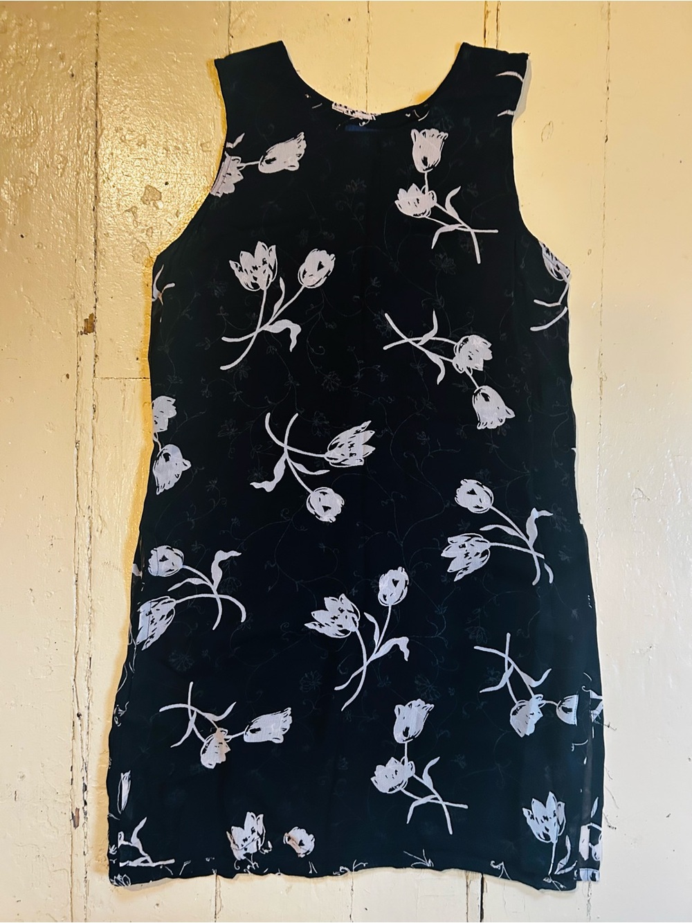 Sleeveless Black Floral Shift Dress - Elegant White Tulip Print - 90s Vintage